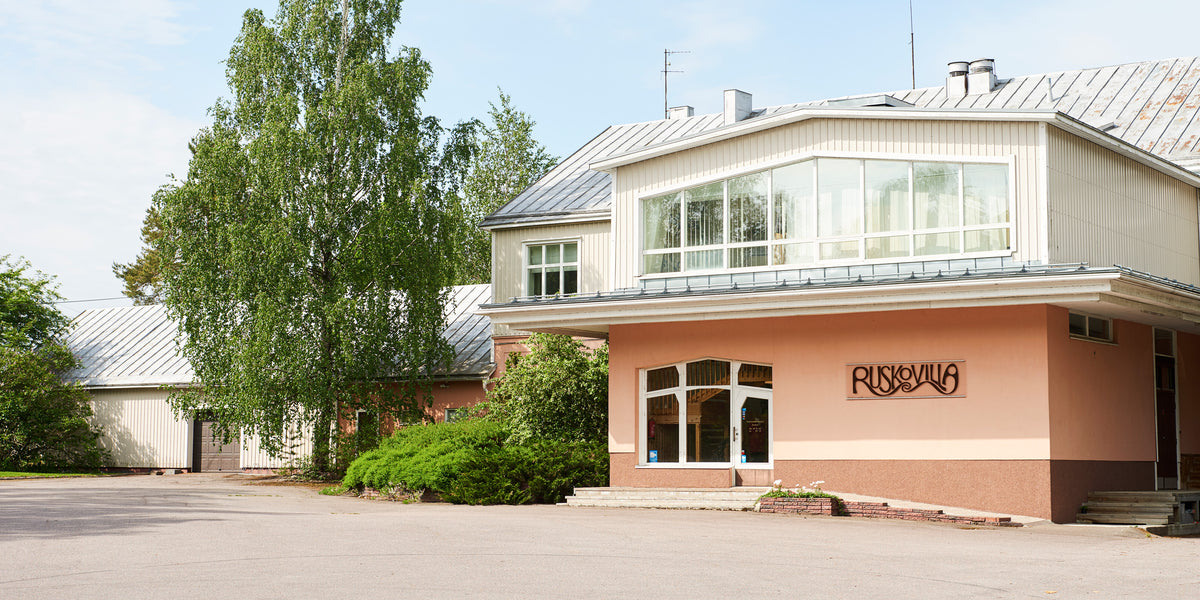 Ruskovillan tehdas ja tehtaanmyymälä, rakennuksen julkisivu, Artjärvi